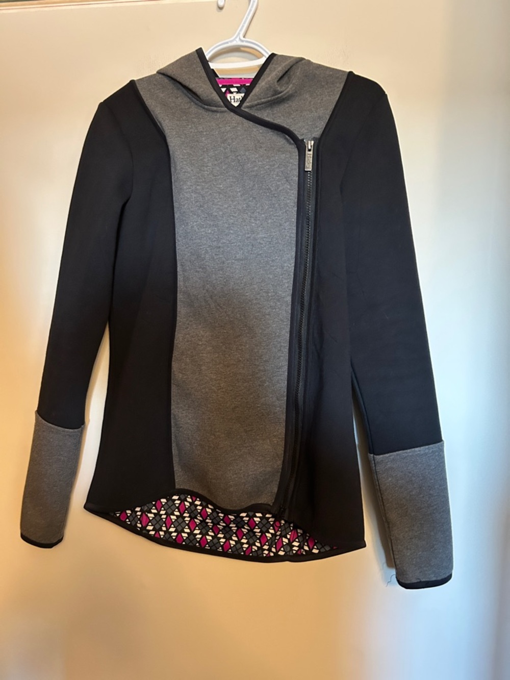 Hatley black/grey jacket angled zipper bright pink/blue lining size S like new